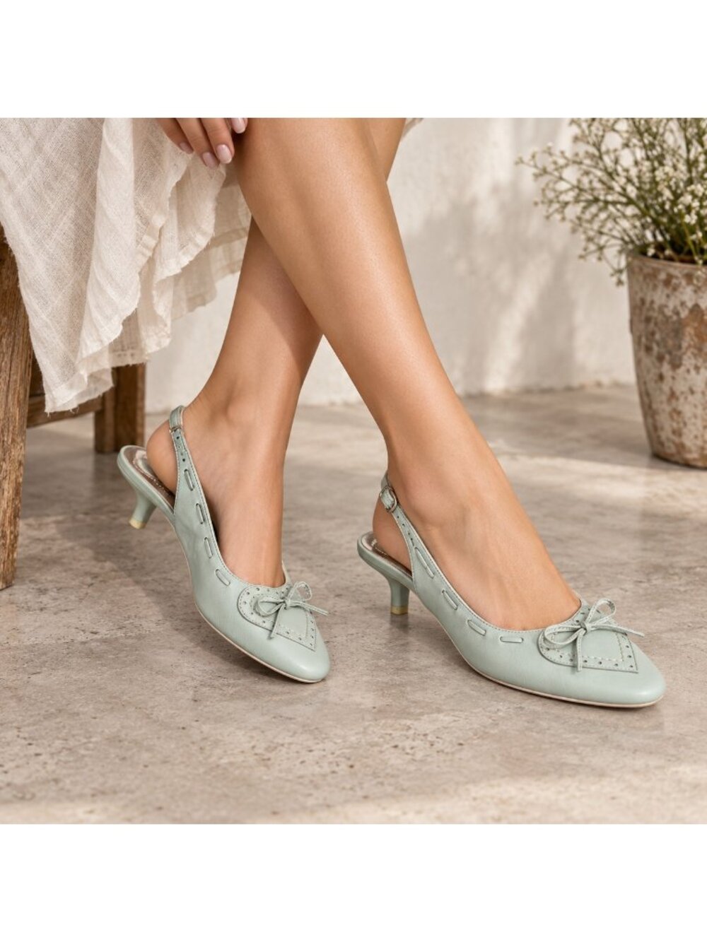 Vintage Y2K Bata Pastel Mint Green Heart Motif Kitten Heels 10